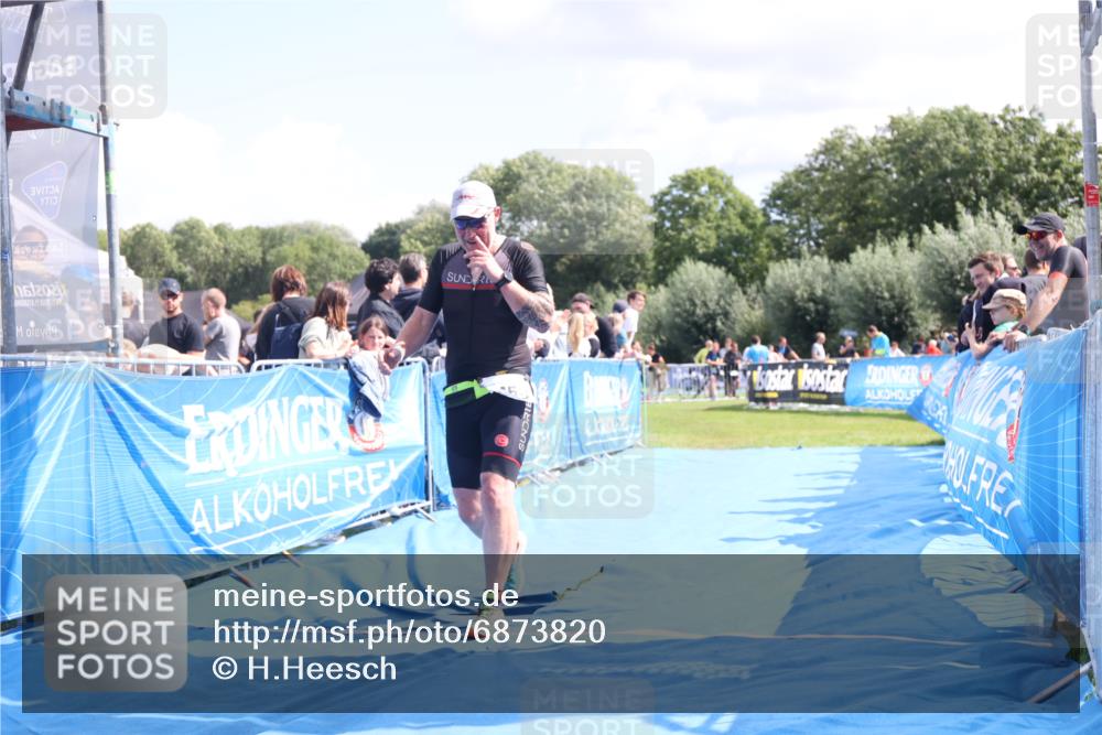 25.08.2024 - Elbe Triathlon Hamburg H.Heesch http://msf.ph/oto/6873820 25.08.2024 12:00:35 Ziel 1450 meine-sportfotos.de