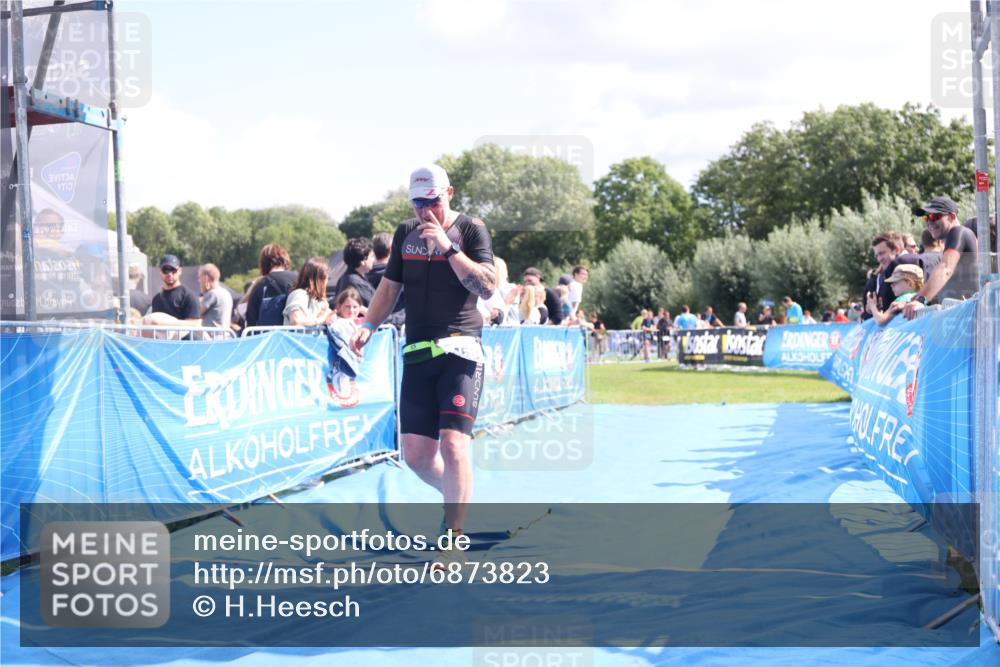 25.08.2024 - Elbe Triathlon Hamburg H.Heesch http://msf.ph/oto/6873823 25.08.2024 12:00:35 Ziel 1450 meine-sportfotos.de