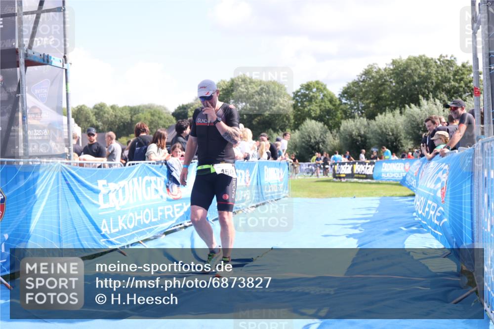25.08.2024 - Elbe Triathlon Hamburg H.Heesch http://msf.ph/oto/6873827 25.08.2024 12:00:35 Ziel 1450 meine-sportfotos.de