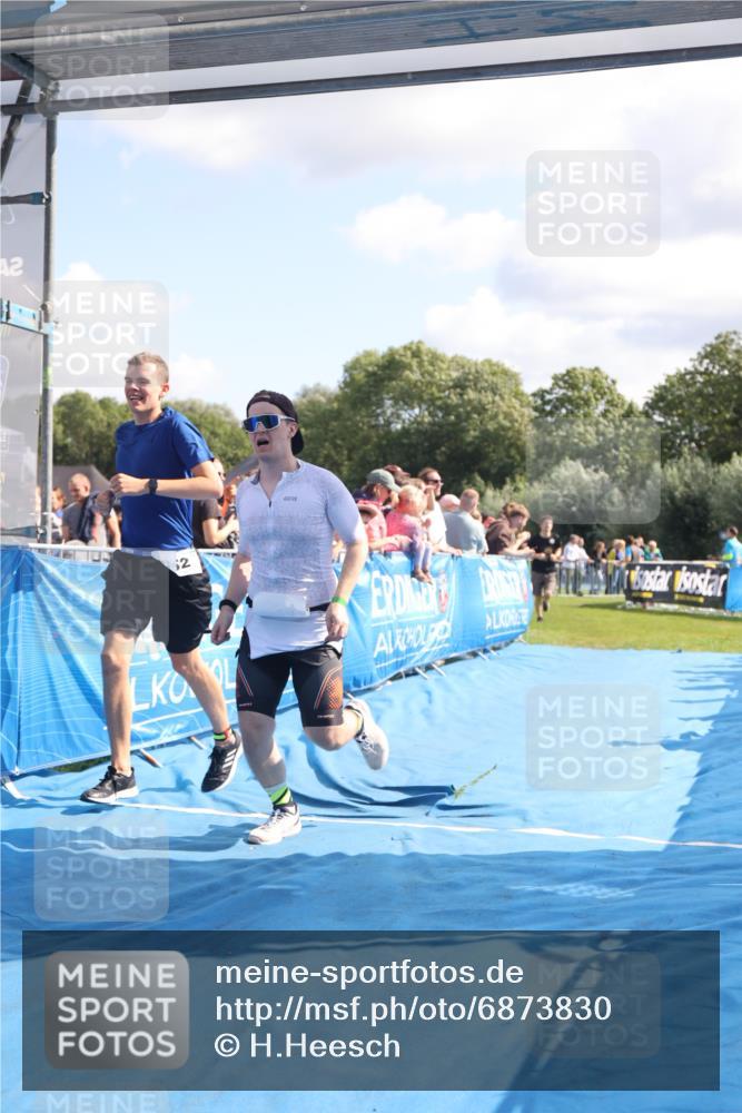 25.08.2024 - Elbe Triathlon Hamburg H.Heesch http://msf.ph/oto/6873830 25.08.2024 11:38:26 Ziel 224, 562, 650 meine-sportfotos.de