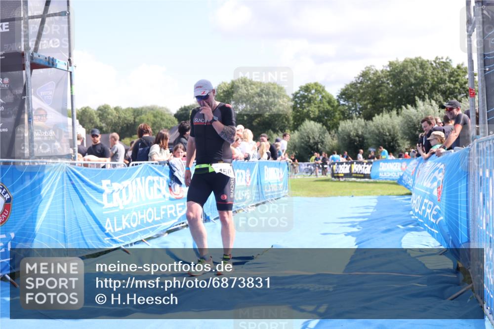 25.08.2024 - Elbe Triathlon Hamburg H.Heesch http://msf.ph/oto/6873831 25.08.2024 12:00:35 Ziel 1450 meine-sportfotos.de