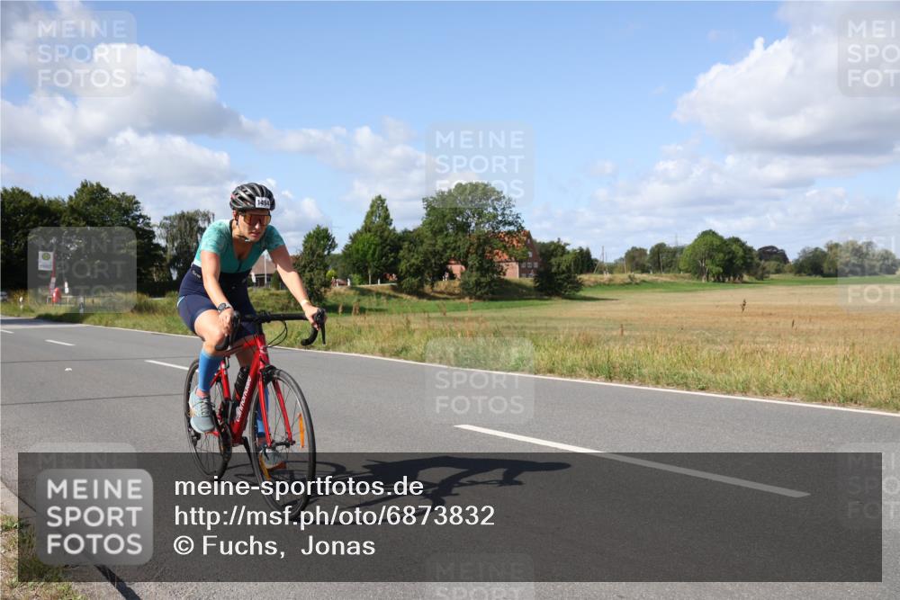 25.08.2024 - Elbe Triathlon Hamburg Fuchs,  Jonas http://msf.ph/oto/6873832 25.08.2024 11:24:06 Radfahren 1709, 1635, 1494 meine-sportfotos.de