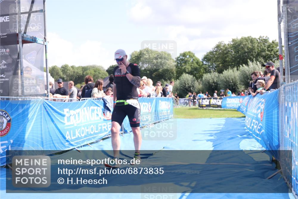 25.08.2024 - Elbe Triathlon Hamburg H.Heesch http://msf.ph/oto/6873835 25.08.2024 12:00:35 Ziel 1450 meine-sportfotos.de