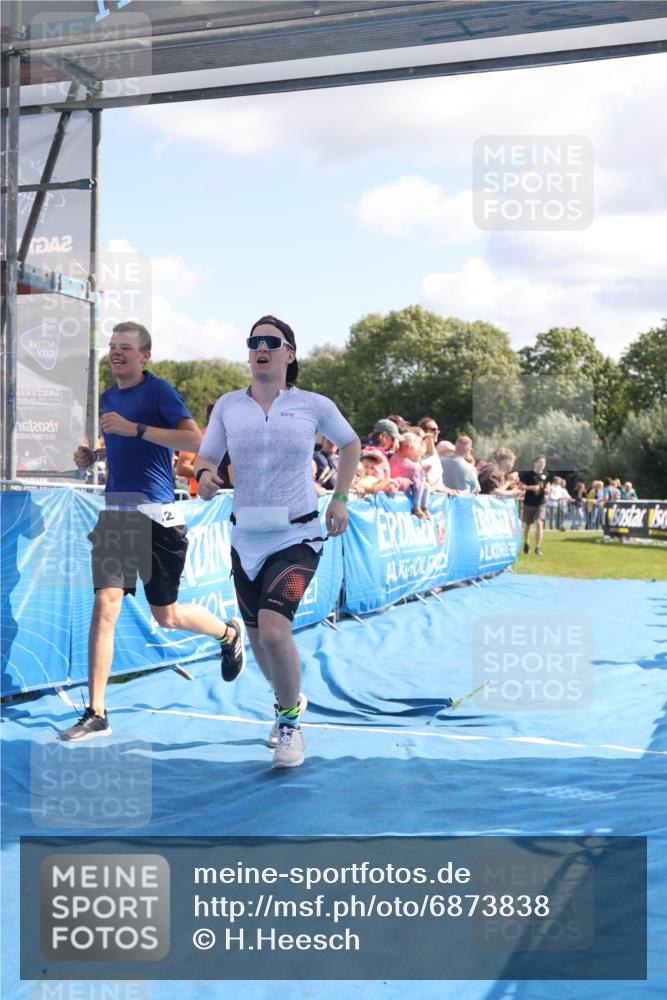 25.08.2024 - Elbe Triathlon Hamburg H.Heesch http://msf.ph/oto/6873838 25.08.2024 11:38:26 Ziel 224, 562, 650 meine-sportfotos.de