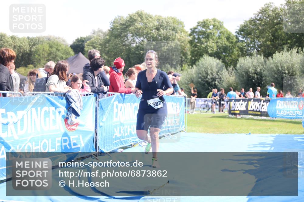 25.08.2024 - Elbe Triathlon Hamburg H.Heesch http://msf.ph/oto/6873862 25.08.2024 12:00:47 Ziel 1687 meine-sportfotos.de