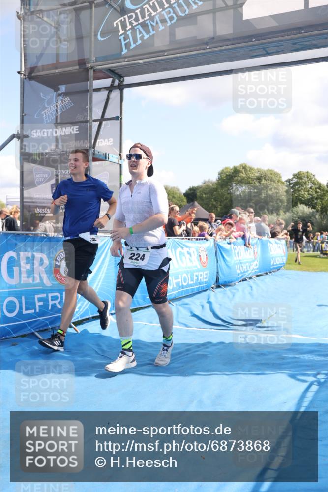 25.08.2024 - Elbe Triathlon Hamburg H.Heesch http://msf.ph/oto/6873868 25.08.2024 11:38:27 Ziel 224, 562, 650 meine-sportfotos.de