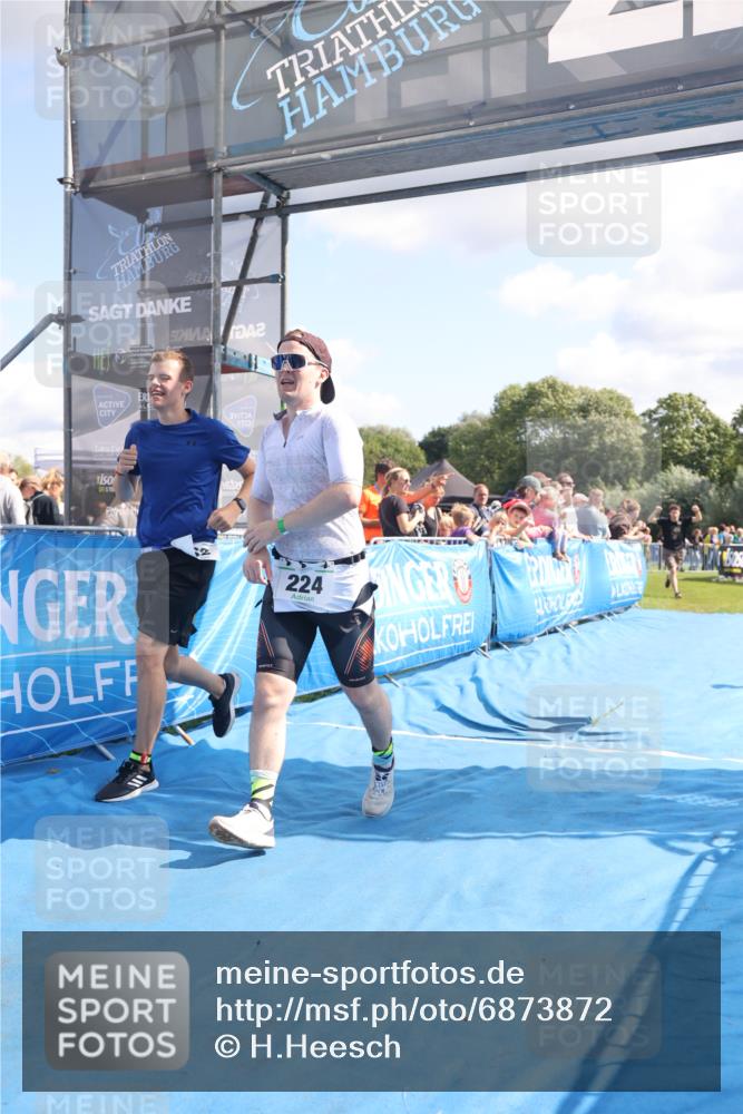25.08.2024 - Elbe Triathlon Hamburg H.Heesch http://msf.ph/oto/6873872 25.08.2024 11:38:27 Ziel 224, 562, 650 meine-sportfotos.de