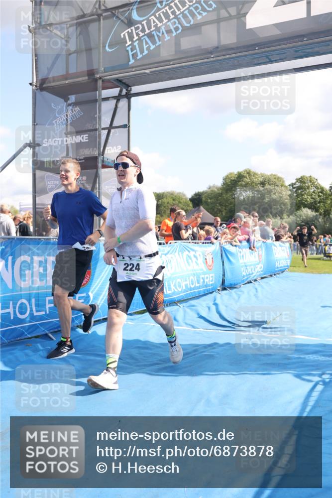 25.08.2024 - Elbe Triathlon Hamburg H.Heesch http://msf.ph/oto/6873878 25.08.2024 11:38:27 Ziel 224, 562, 650 meine-sportfotos.de
