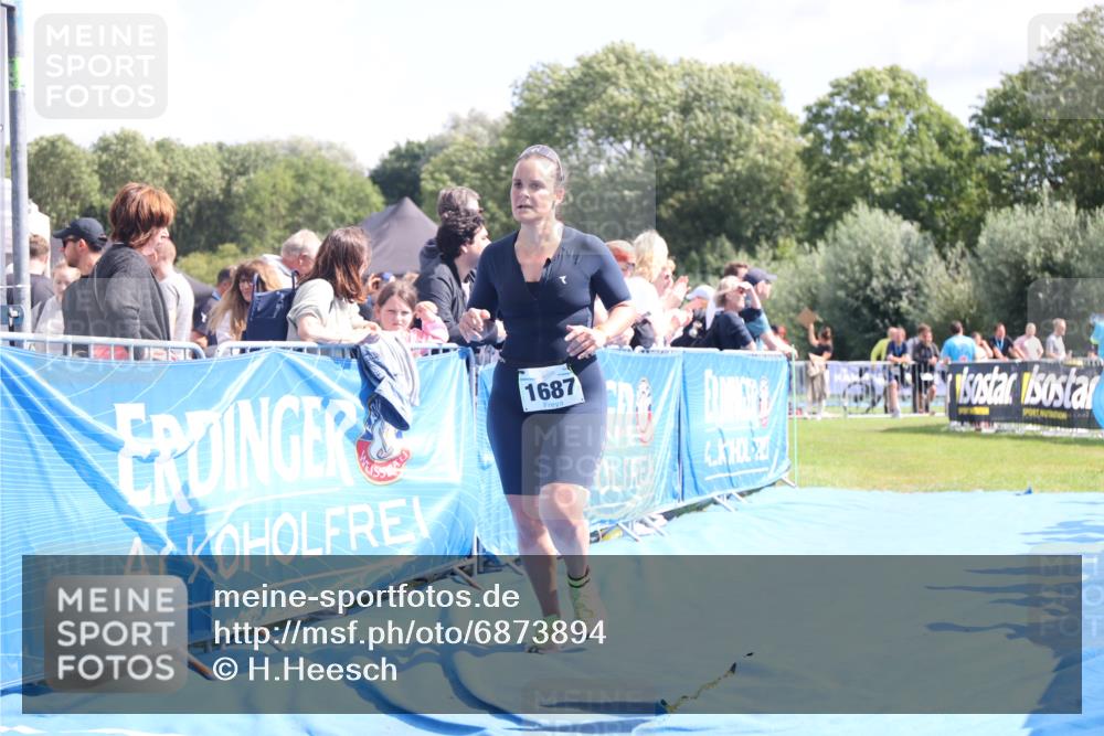 25.08.2024 - Elbe Triathlon Hamburg H.Heesch http://msf.ph/oto/6873894 25.08.2024 12:00:47 Ziel 1687 meine-sportfotos.de