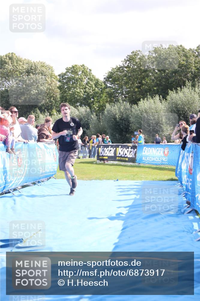 25.08.2024 - Elbe Triathlon Hamburg H.Heesch http://msf.ph/oto/6873917 25.08.2024 11:38:29 Ziel 224, 562, 628, 650 meine-sportfotos.de