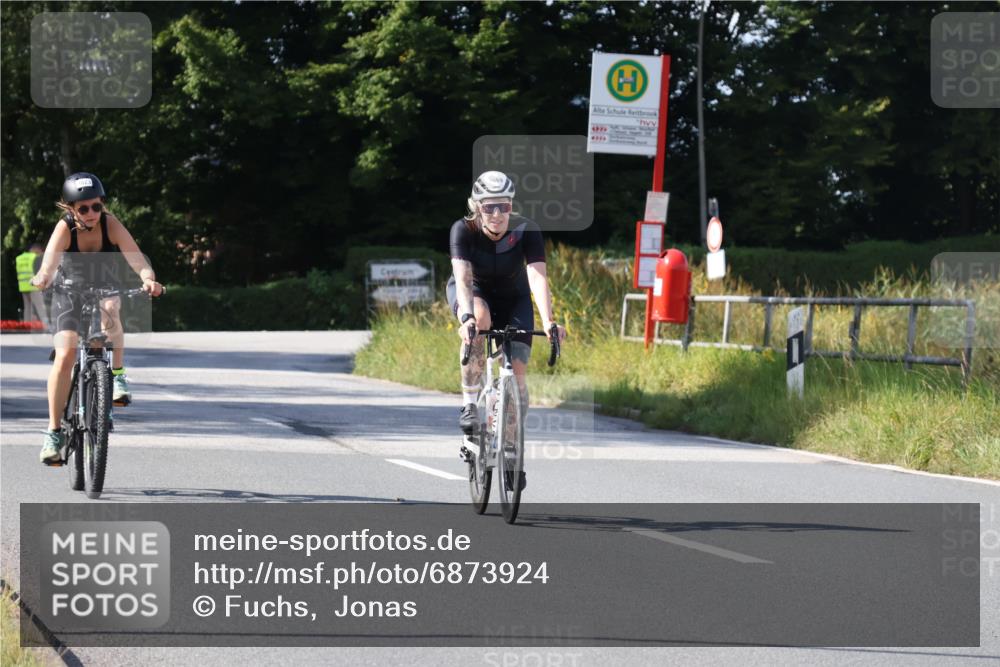 25.08.2024 - Elbe Triathlon Hamburg Fuchs,  Jonas http://msf.ph/oto/6873924 25.08.2024 11:24:39 Radfahren 1669, 1623 meine-sportfotos.de