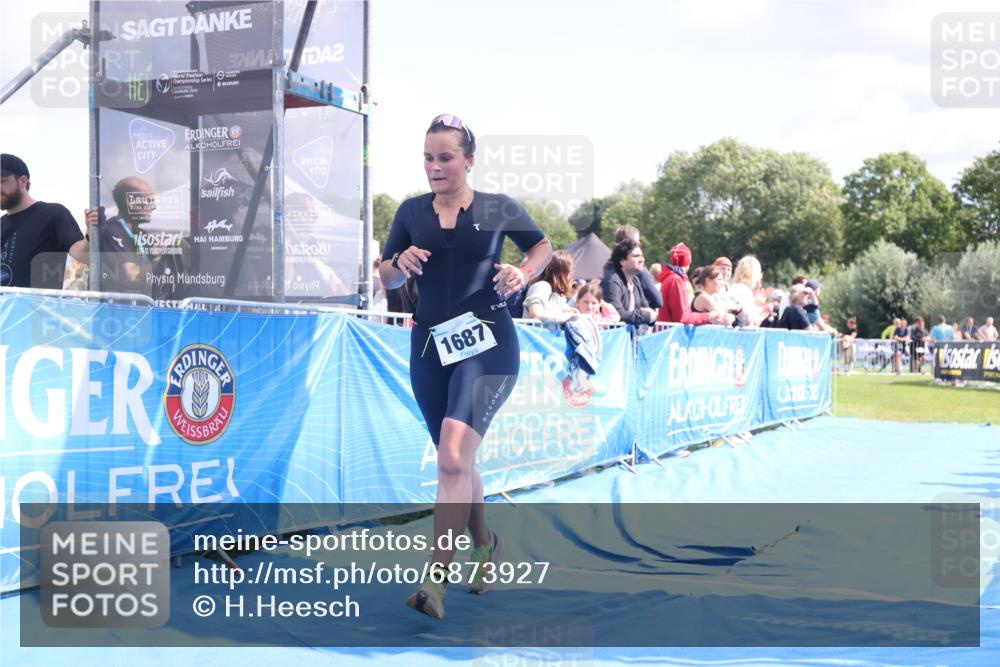 25.08.2024 - Elbe Triathlon Hamburg H.Heesch http://msf.ph/oto/6873927 25.08.2024 12:00:48 Ziel 1687 meine-sportfotos.de