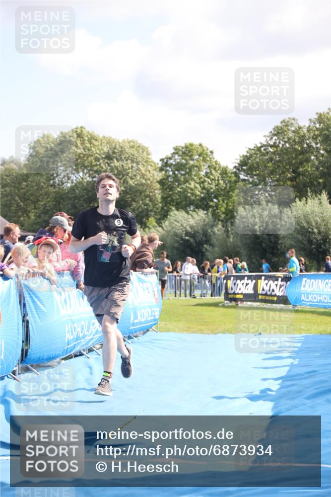 25.08.2024 - Elbe Triathlon Hamburg H.Heesch http://msf.ph/oto/6873934 25.08.2024 11:38:30 Ziel 224, 562, 628, 650 meine-sportfotos.de