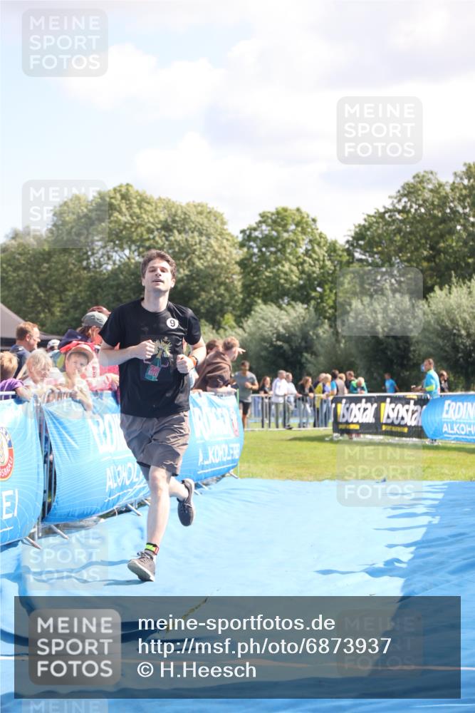 25.08.2024 - Elbe Triathlon Hamburg H.Heesch http://msf.ph/oto/6873937 25.08.2024 11:38:30 Ziel 224, 562, 628, 650 meine-sportfotos.de