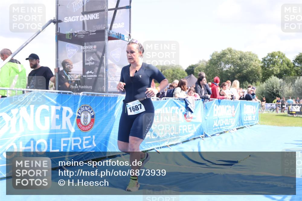25.08.2024 - Elbe Triathlon Hamburg H.Heesch http://msf.ph/oto/6873939 25.08.2024 12:00:48 Ziel 1687 meine-sportfotos.de