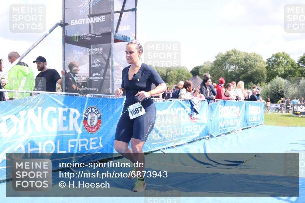 25.08.2024 - Elbe Triathlon Hamburg H.Heesch http://msf.ph/oto/6873943 25.08.2024 12:00:48 Ziel 1687 meine-sportfotos.de