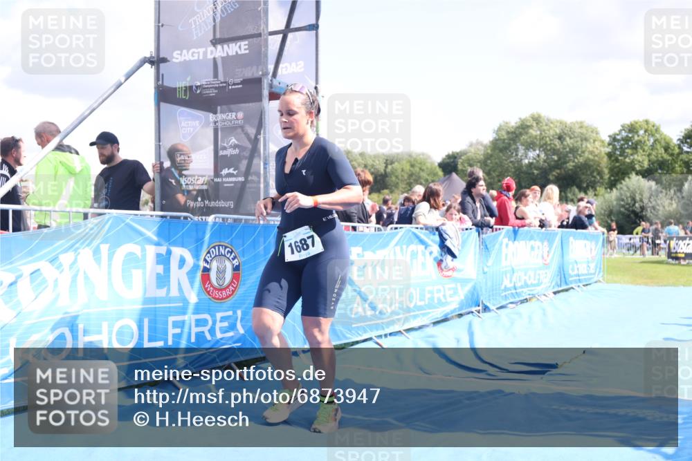 25.08.2024 - Elbe Triathlon Hamburg H.Heesch http://msf.ph/oto/6873947 25.08.2024 12:00:48 Ziel 1687 meine-sportfotos.de