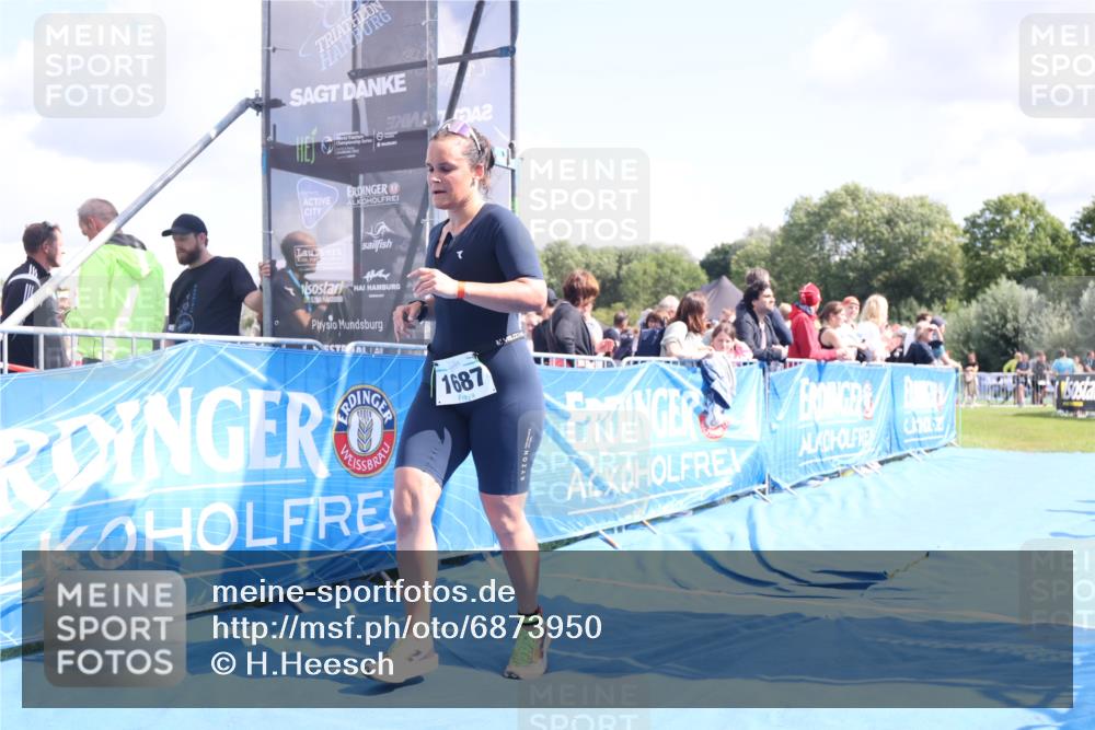 25.08.2024 - Elbe Triathlon Hamburg H.Heesch http://msf.ph/oto/6873950 25.08.2024 12:00:48 Ziel 1687 meine-sportfotos.de