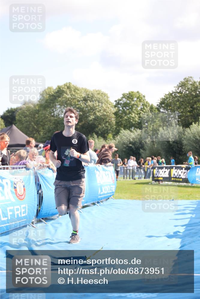 25.08.2024 - Elbe Triathlon Hamburg H.Heesch http://msf.ph/oto/6873951 25.08.2024 11:38:30 Ziel 224, 562, 628, 650 meine-sportfotos.de