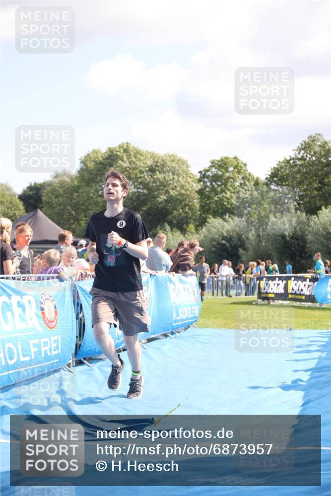 25.08.2024 - Elbe Triathlon Hamburg H.Heesch http://msf.ph/oto/6873957 25.08.2024 11:38:30 Ziel 224, 562, 628, 650 meine-sportfotos.de