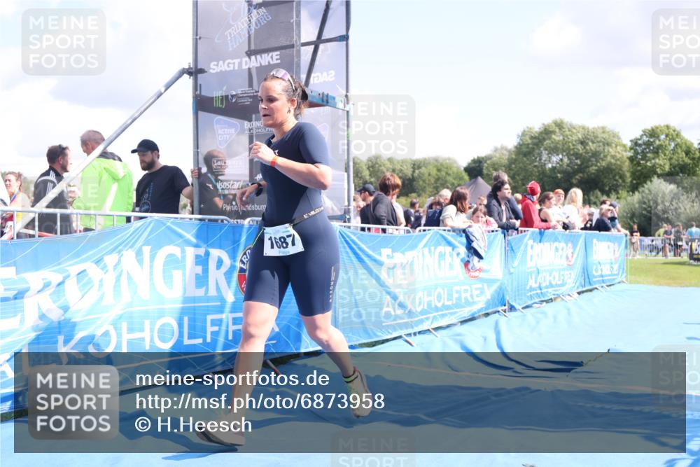 25.08.2024 - Elbe Triathlon Hamburg H.Heesch http://msf.ph/oto/6873958 25.08.2024 12:00:48 Ziel 1687 meine-sportfotos.de
