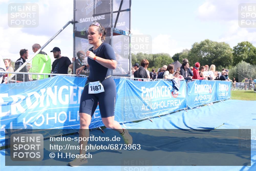 25.08.2024 - Elbe Triathlon Hamburg H.Heesch http://msf.ph/oto/6873963 25.08.2024 12:00:49 Ziel 1687 meine-sportfotos.de
