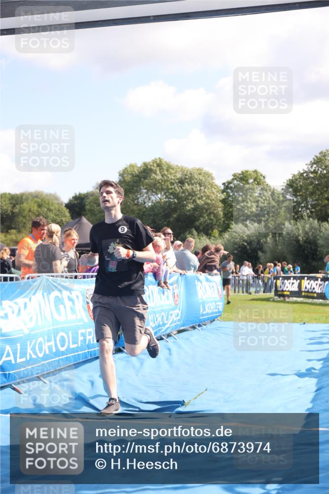 25.08.2024 - Elbe Triathlon Hamburg H.Heesch http://msf.ph/oto/6873974 25.08.2024 11:38:30 Ziel 224, 562, 628, 650 meine-sportfotos.de