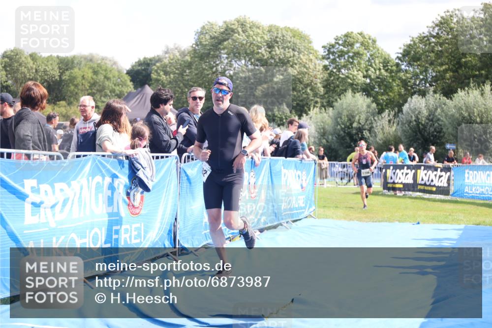 25.08.2024 - Elbe Triathlon Hamburg H.Heesch http://msf.ph/oto/6873987 25.08.2024 12:00:59 Ziel 382, 1706 meine-sportfotos.de