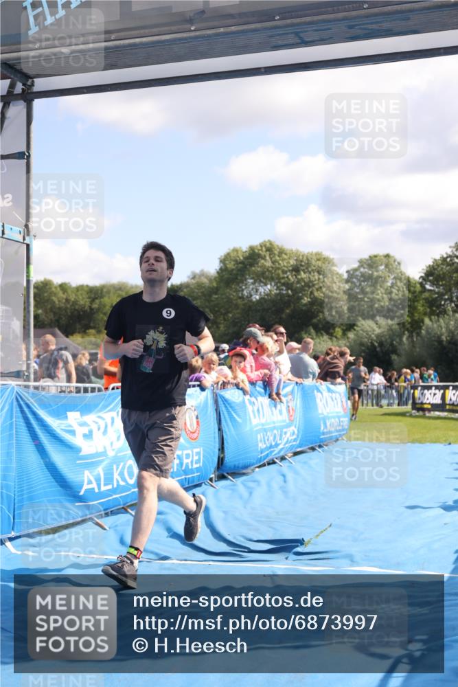 25.08.2024 - Elbe Triathlon Hamburg H.Heesch http://msf.ph/oto/6873997 25.08.2024 11:38:31 Ziel 224, 562, 628, 650 meine-sportfotos.de