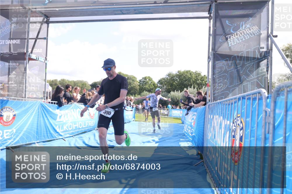 25.08.2024 - Elbe Triathlon Hamburg H.Heesch http://msf.ph/oto/6874003 25.08.2024 11:12:09 Ziel 268, 323, 390, 399 meine-sportfotos.de