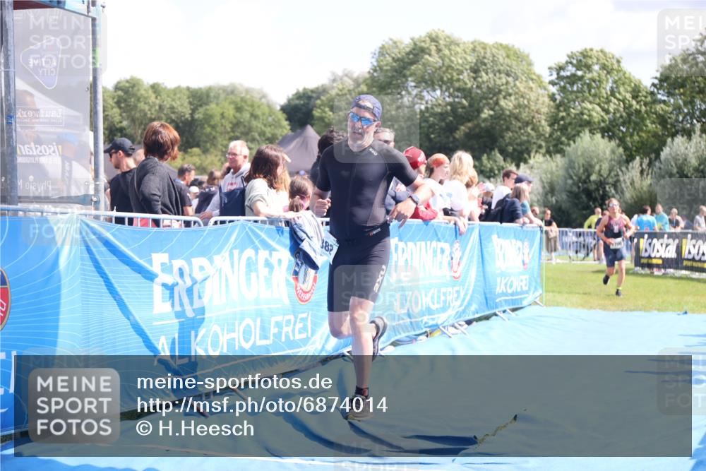 25.08.2024 - Elbe Triathlon Hamburg H.Heesch http://msf.ph/oto/6874014 25.08.2024 12:00:59 Ziel 382, 1706 meine-sportfotos.de