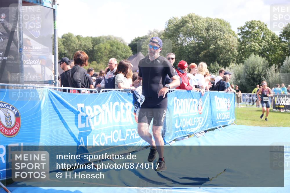 25.08.2024 - Elbe Triathlon Hamburg H.Heesch http://msf.ph/oto/6874017 25.08.2024 12:00:59 Ziel 382, 1706 meine-sportfotos.de