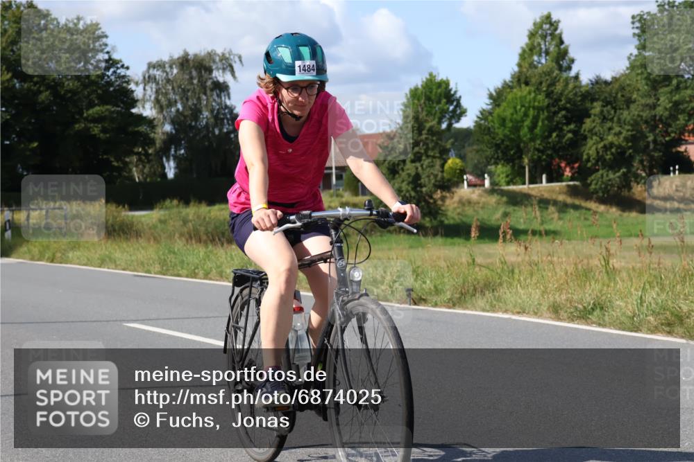 25.08.2024 - Elbe Triathlon Hamburg Fuchs,  Jonas http://msf.ph/oto/6874025 25.08.2024 11:25:35 Radfahren 1484 meine-sportfotos.de