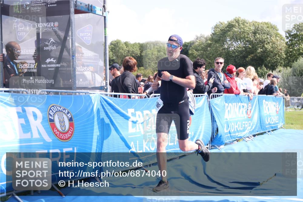 25.08.2024 - Elbe Triathlon Hamburg H.Heesch http://msf.ph/oto/6874040 25.08.2024 12:00:59 Ziel 382, 1706 meine-sportfotos.de
