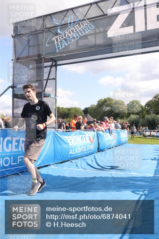 25.08.2024 - Elbe Triathlon Hamburg H.Heesch http://msf.ph/oto/6874041 25.08.2024 11:38:31 Ziel 224, 562, 628, 650 meine-sportfotos.de