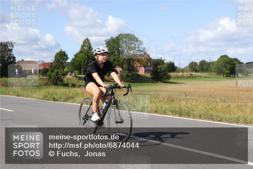 25.08.2024 - Elbe Triathlon Hamburg Fuchs,  Jonas http://msf.ph/oto/6874044 25.08.2024 11:25:51 Radfahren 1616, 1634, 1651 meine-sportfotos.de