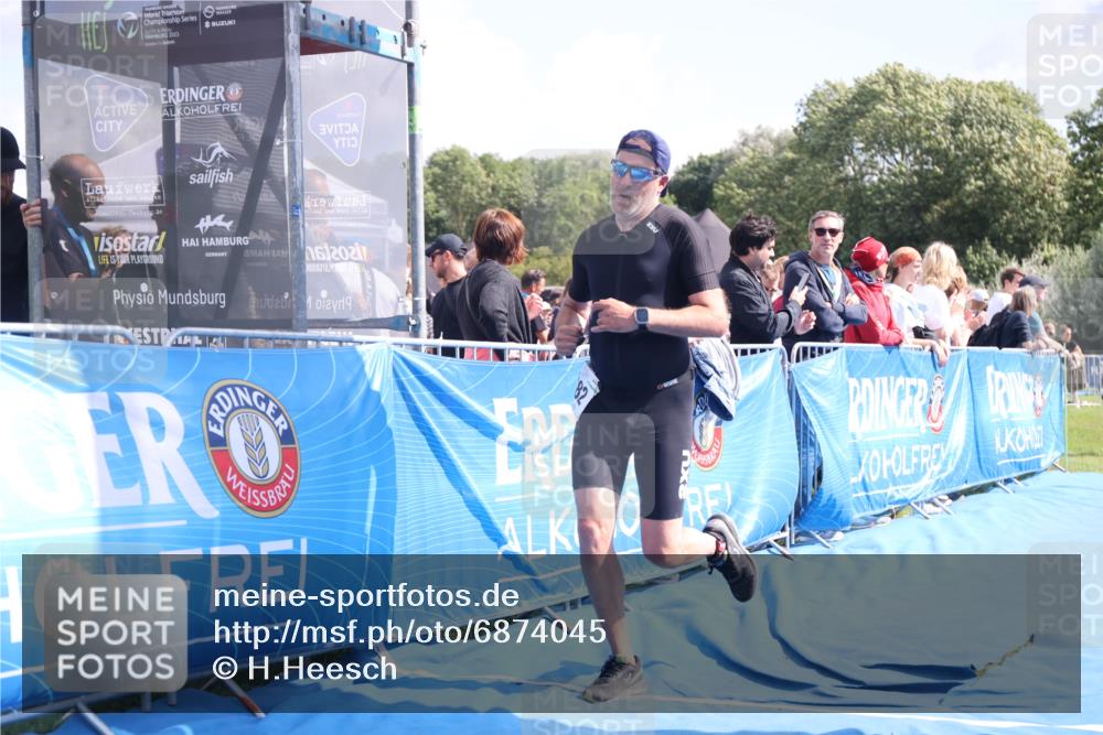 25.08.2024 - Elbe Triathlon Hamburg H.Heesch http://msf.ph/oto/6874045 25.08.2024 12:00:59 Ziel 382, 1706 meine-sportfotos.de