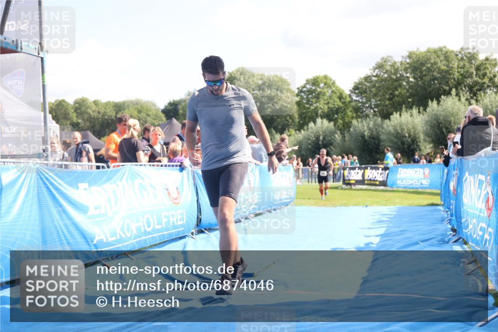 25.08.2024 - Elbe Triathlon Hamburg H.Heesch http://msf.ph/oto/6874046 25.08.2024 11:38:37 Ziel 401, 628, 650 meine-sportfotos.de