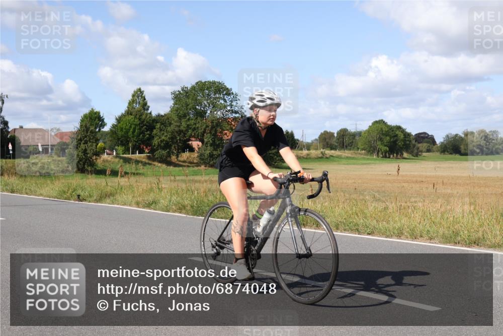 25.08.2024 - Elbe Triathlon Hamburg Fuchs,  Jonas http://msf.ph/oto/6874048 25.08.2024 11:25:52 Radfahren 1616, 1634, 1651 meine-sportfotos.de