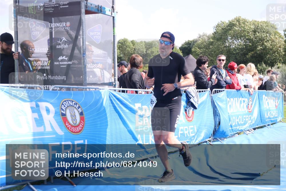 25.08.2024 - Elbe Triathlon Hamburg H.Heesch http://msf.ph/oto/6874049 25.08.2024 12:00:59 Ziel 382, 1706 meine-sportfotos.de