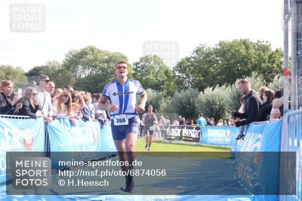 25.08.2024 - Elbe Triathlon Hamburg H.Heesch http://msf.ph/oto/6874056 25.08.2024 11:12:12 Ziel 268, 323, 390, 399 meine-sportfotos.de