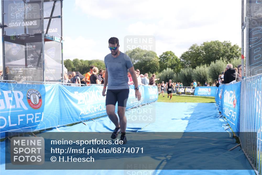 25.08.2024 - Elbe Triathlon Hamburg H.Heesch http://msf.ph/oto/6874071 25.08.2024 11:38:38 Ziel 401, 628, 650 meine-sportfotos.de