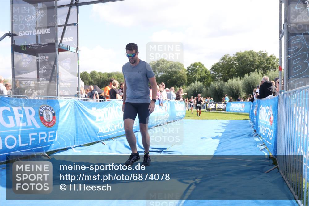 25.08.2024 - Elbe Triathlon Hamburg H.Heesch http://msf.ph/oto/6874078 25.08.2024 11:38:38 Ziel 401, 628, 650 meine-sportfotos.de