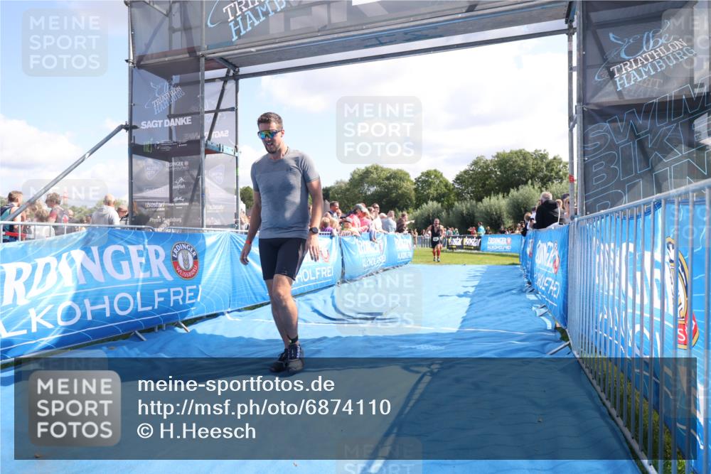 25.08.2024 - Elbe Triathlon Hamburg H.Heesch http://msf.ph/oto/6874110 25.08.2024 11:38:38 Ziel 401, 628, 650 meine-sportfotos.de