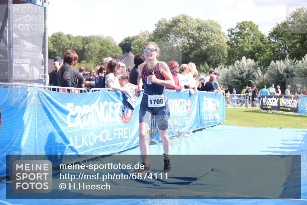 25.08.2024 - Elbe Triathlon Hamburg H.Heesch http://msf.ph/oto/6874111 25.08.2024 12:01:03 Ziel 382, 1706 meine-sportfotos.de