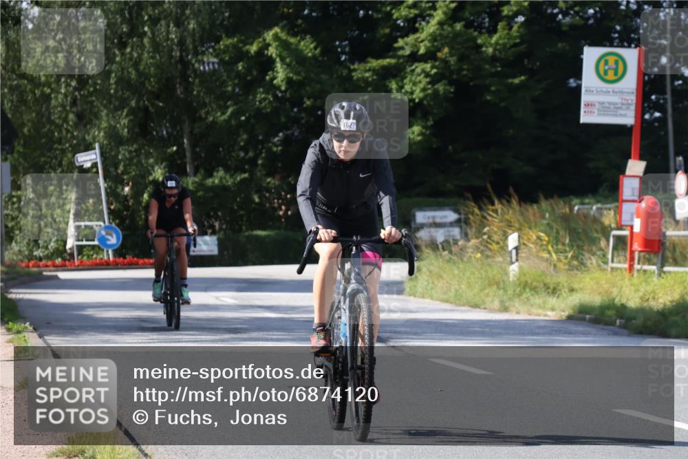25.08.2024 - Elbe Triathlon Hamburg Fuchs,  Jonas http://msf.ph/oto/6874120 25.08.2024 11:26:38 Radfahren 1700, 1627, 1681 meine-sportfotos.de