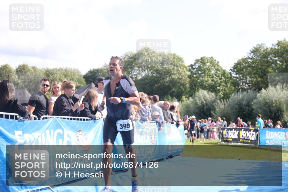 25.08.2024 - Elbe Triathlon Hamburg H.Heesch http://msf.ph/oto/6874126 25.08.2024 11:12:15 Ziel 268, 323, 390, 399 meine-sportfotos.de