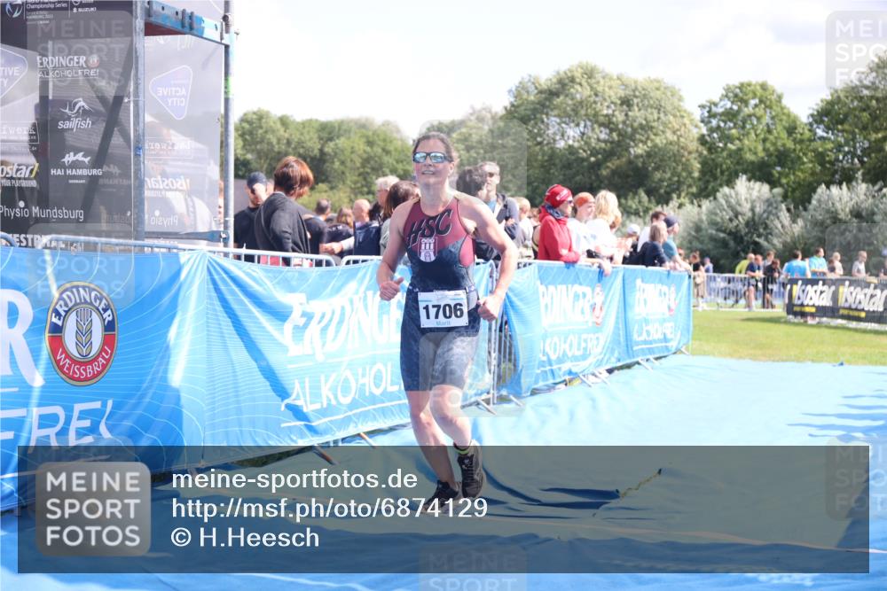 25.08.2024 - Elbe Triathlon Hamburg H.Heesch http://msf.ph/oto/6874129 25.08.2024 12:01:03 Ziel 382, 1706 meine-sportfotos.de
