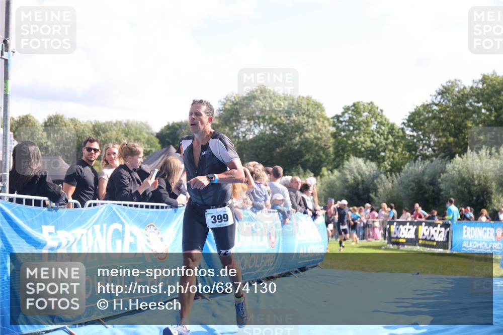 25.08.2024 - Elbe Triathlon Hamburg H.Heesch http://msf.ph/oto/6874130 25.08.2024 11:12:16 Ziel 268, 323, 390, 399, 610 meine-sportfotos.de