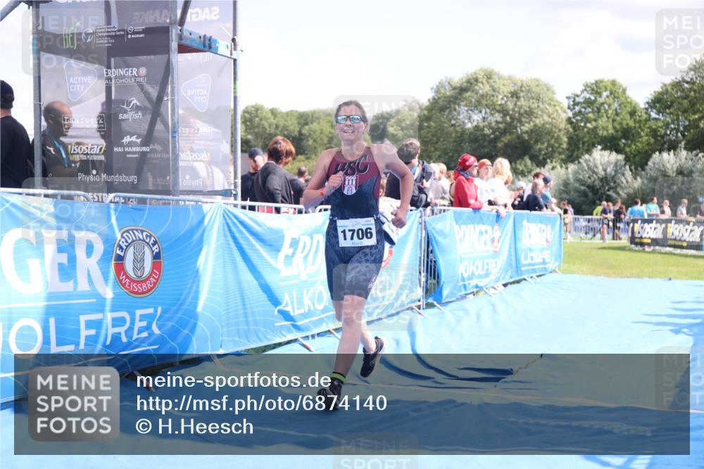 25.08.2024 - Elbe Triathlon Hamburg H.Heesch http://msf.ph/oto/6874140 25.08.2024 12:01:04 Ziel 382, 1706 meine-sportfotos.de